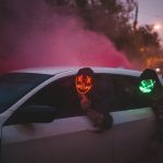 16 Halloween-Autodekorationen, die Ihr Auto in ein gruseliges Meisterwerk verwandeln